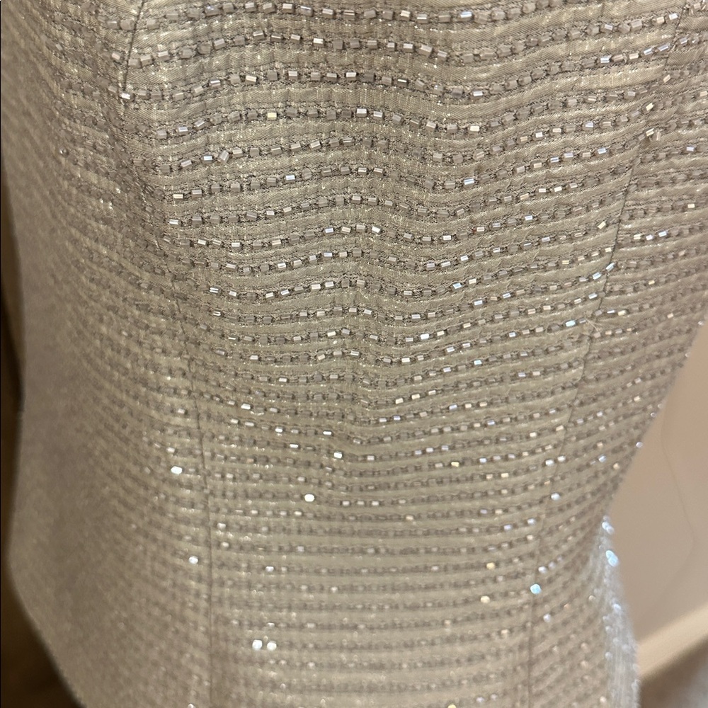 Carmen Marc Valvo Sleeveless Metallic Silver Grey Beaded Blouse Size 8 - Picture 5 of 14